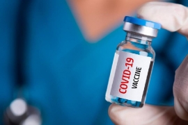 Vaccini anti Covid, prima disponibilità per sessantenni