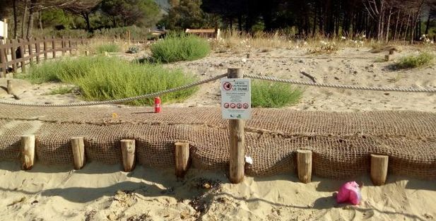 Dune calpestio e spazzatura co