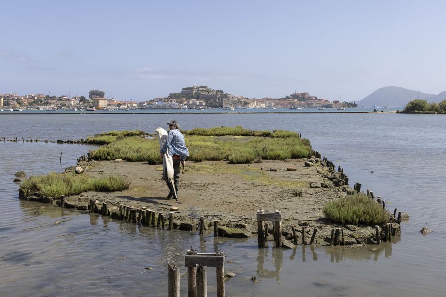 07.Roberto Ghezzi,ANADYOMENE Installazione per Naturografia,Terme di San Giovanni, Portoferraio (LI), Isola d’Elba 2024, ph. Roberto Ridi