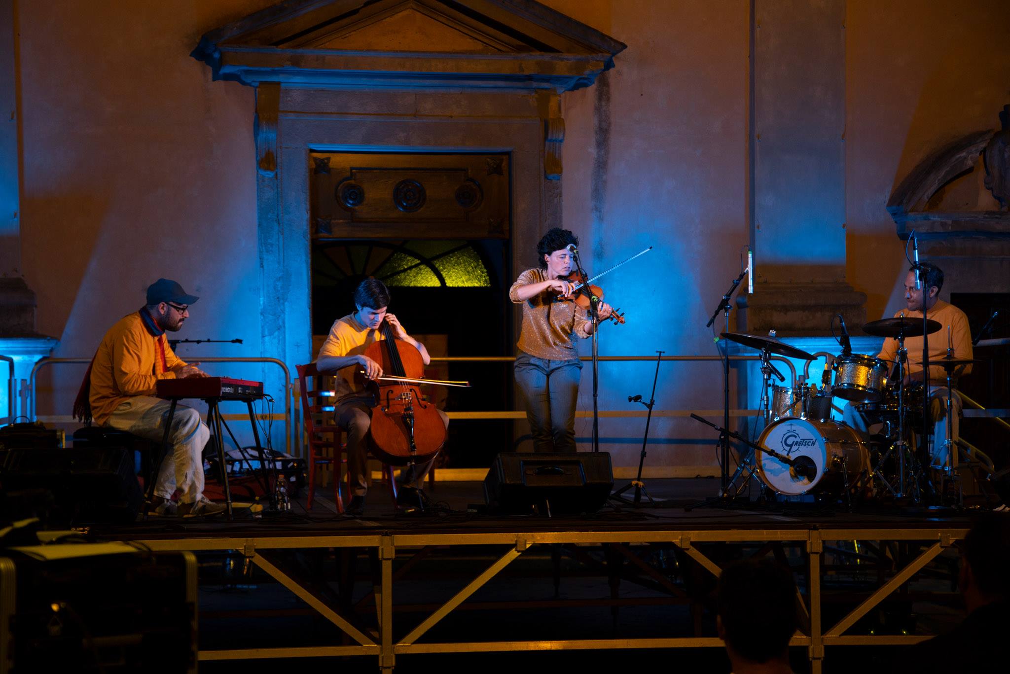 Il palco in piazza Matteotti