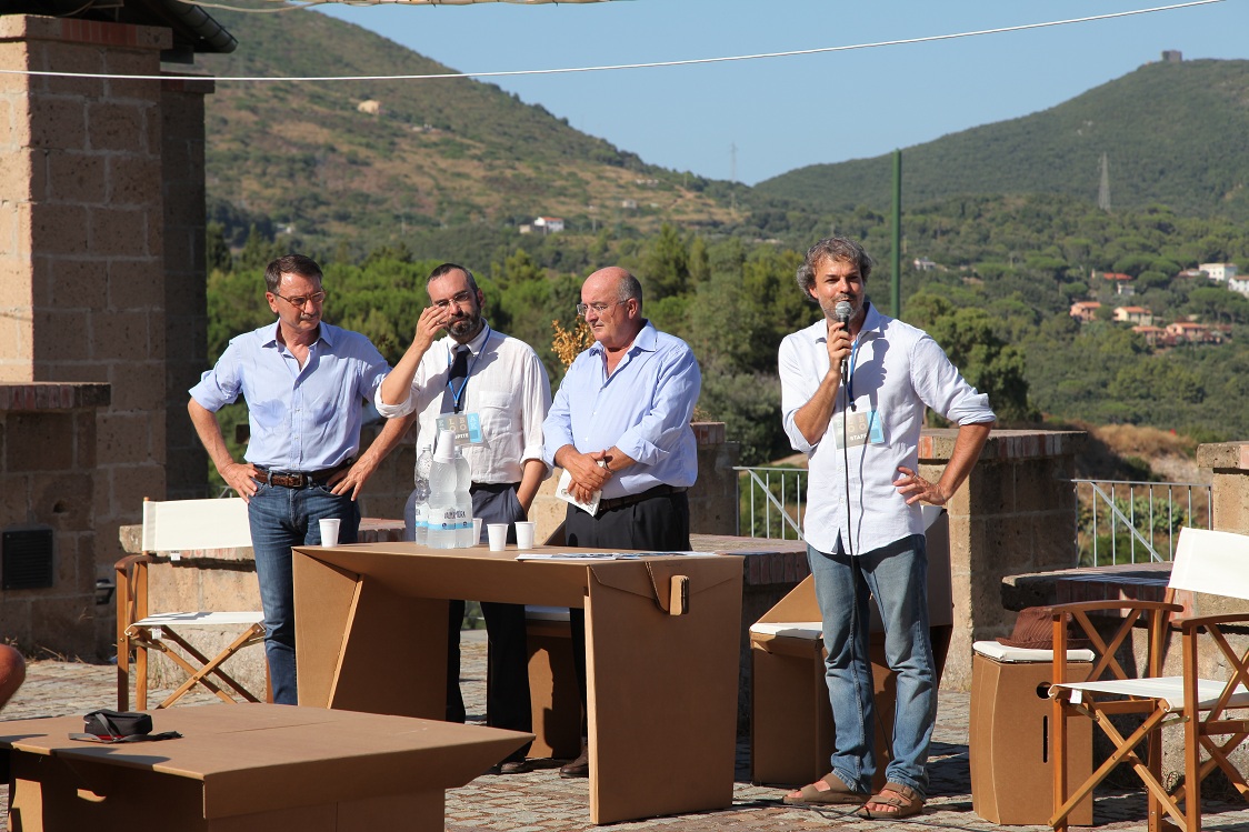 Montalbetti, Maisto, De Santi e Belli