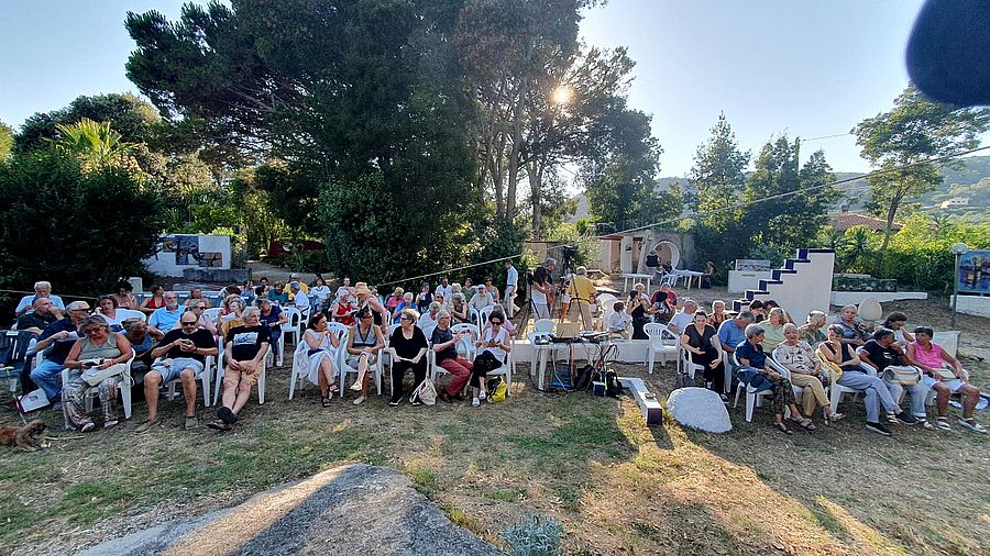 Pubblico nell'ombra