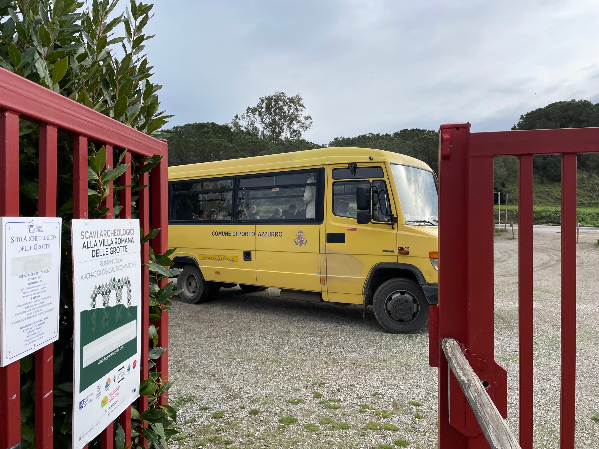 Scuola di P Azzurro grotte 1