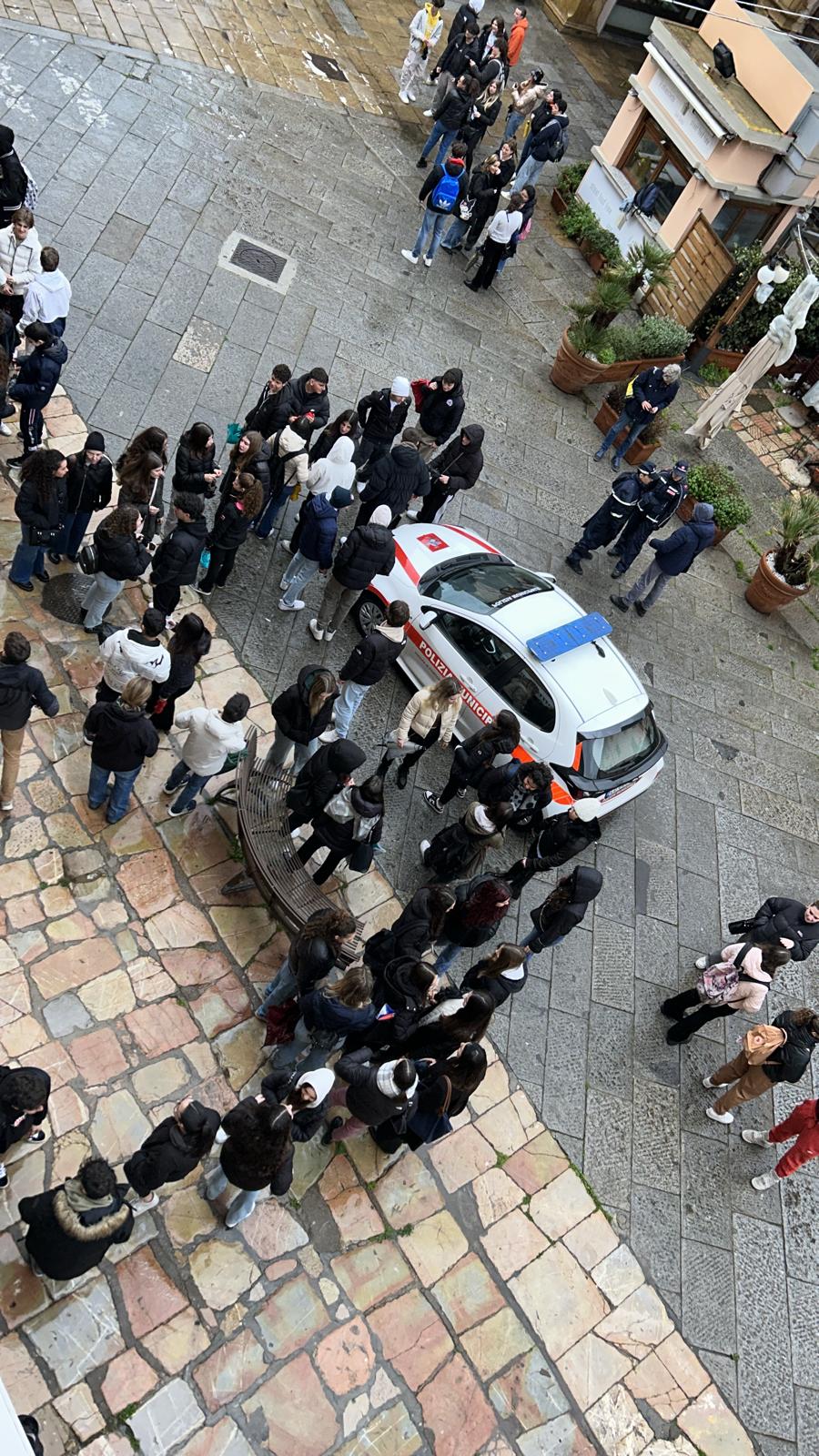 manifestazione contro violenza studenti (2)