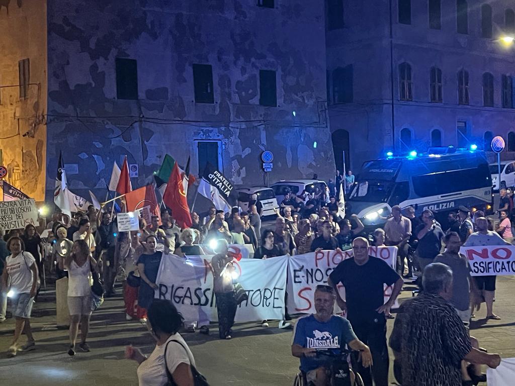 manifestazione piombino 30 luglio (22)
