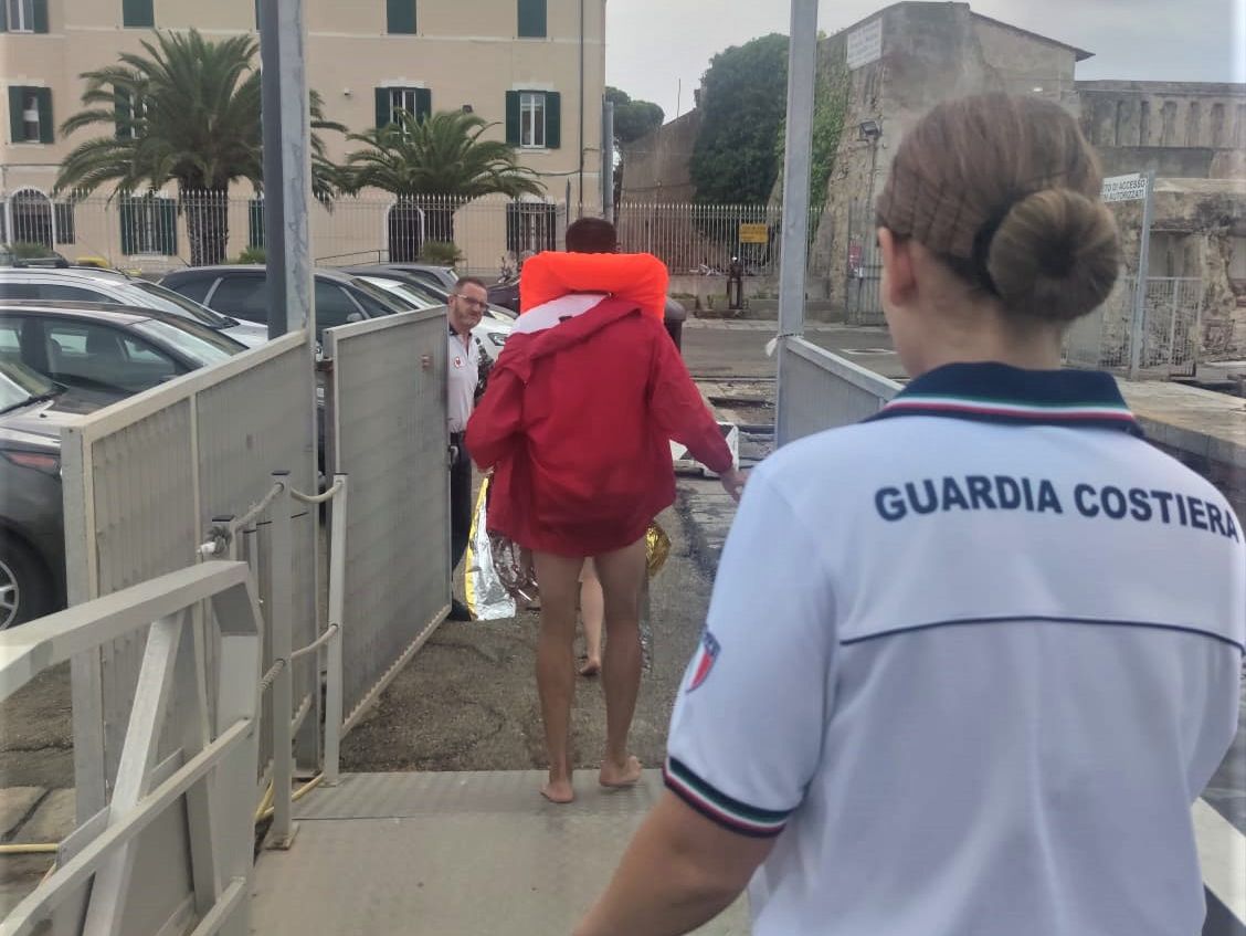 f165b612 4196 474a a8e7 7a6a90a08c90