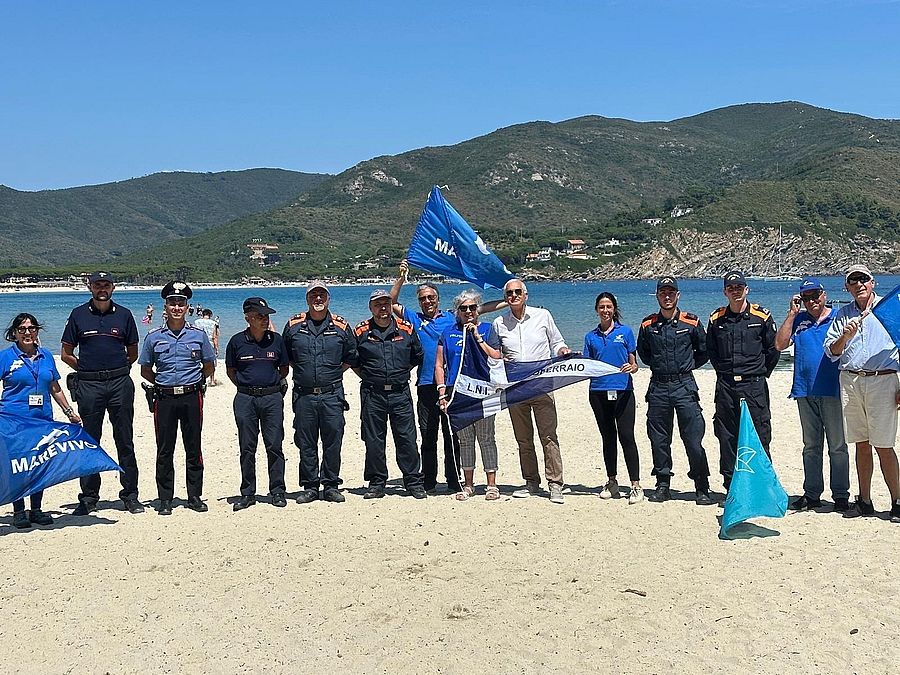 pulizia spiaggia campo