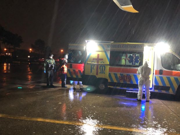 2 arrivo a grosseto trasporto elicottero 4 dicembre 2020 (1)