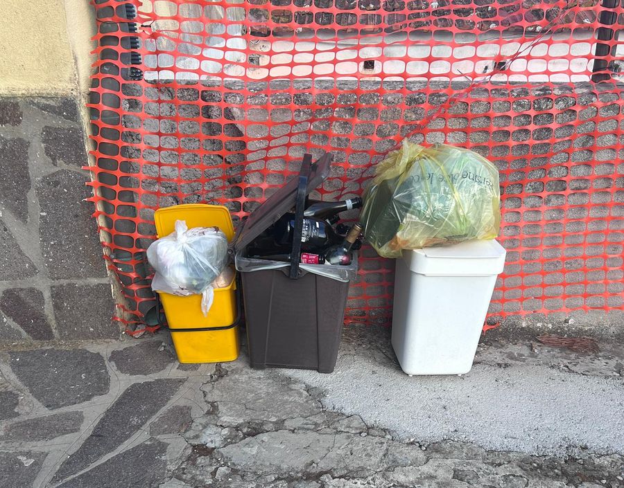 spazzatura strada sansone (2)