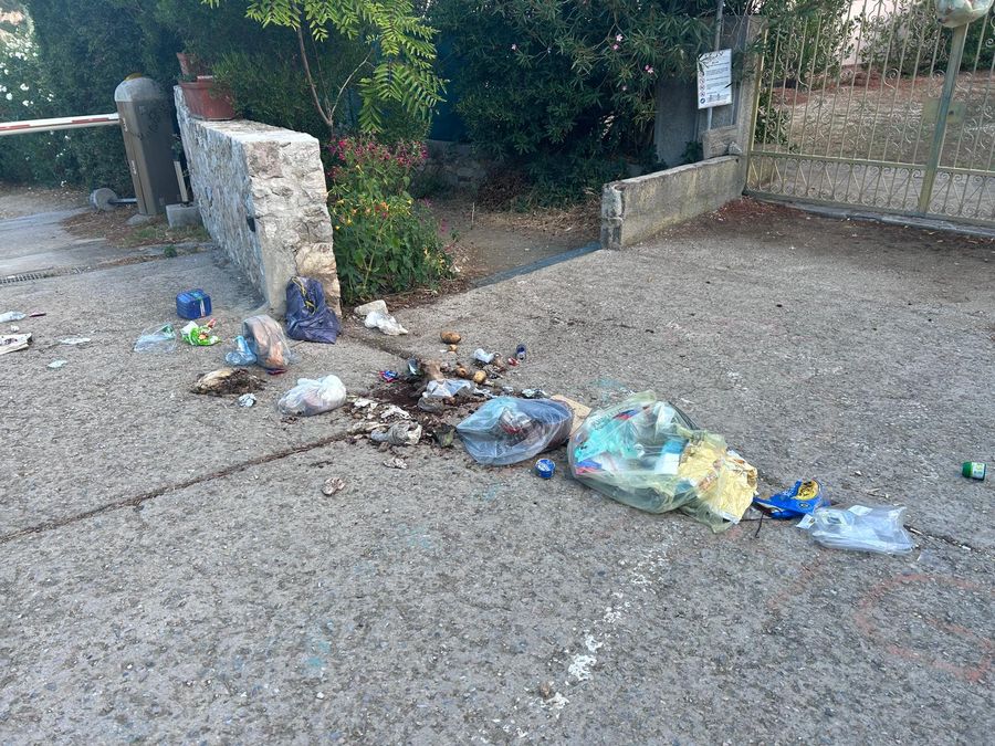 spazzatura strada sansone (7)