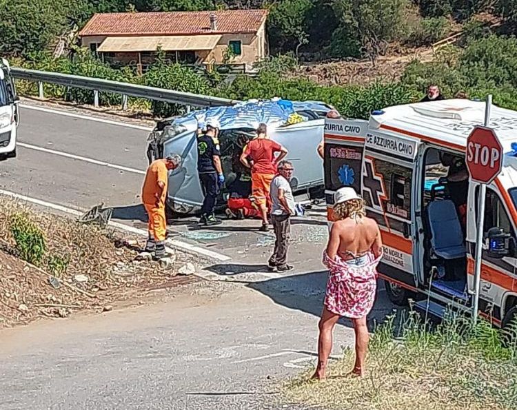 auto ribaltata rio 3