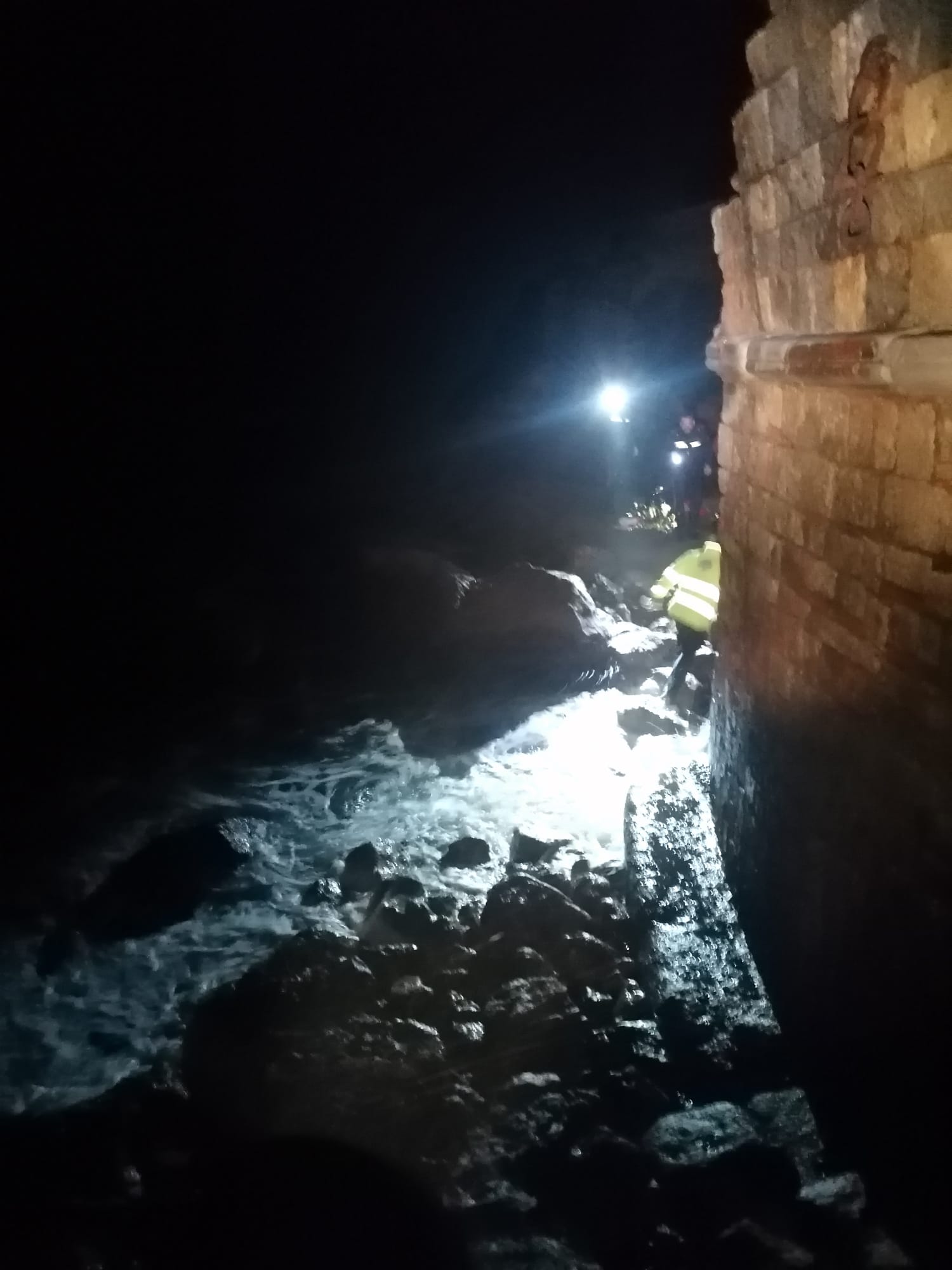 salvataggio ferito scogliera Rio (4)