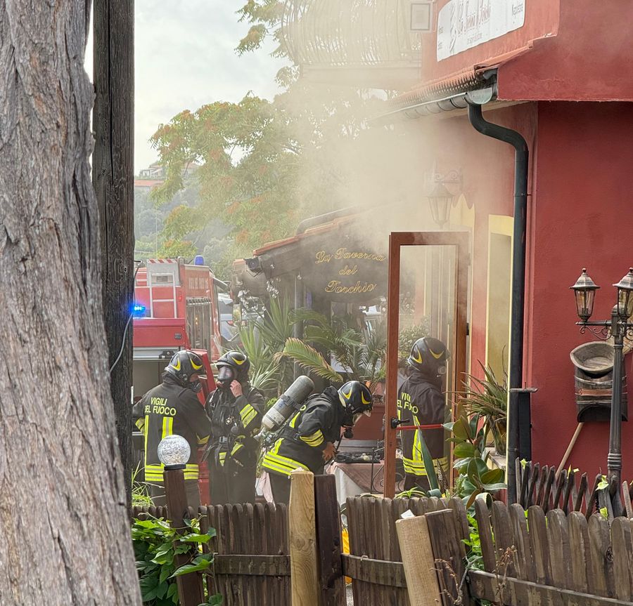 incendio capoliveri locale 2