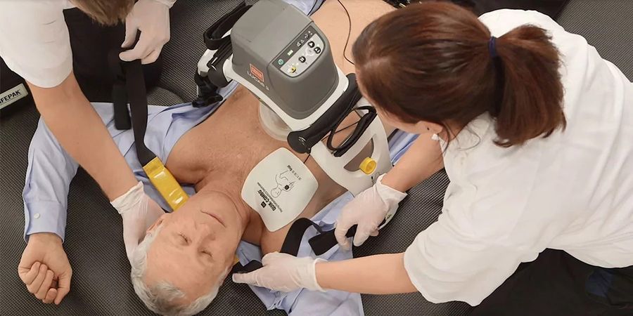 massaggiatore cardiaco di emergenza