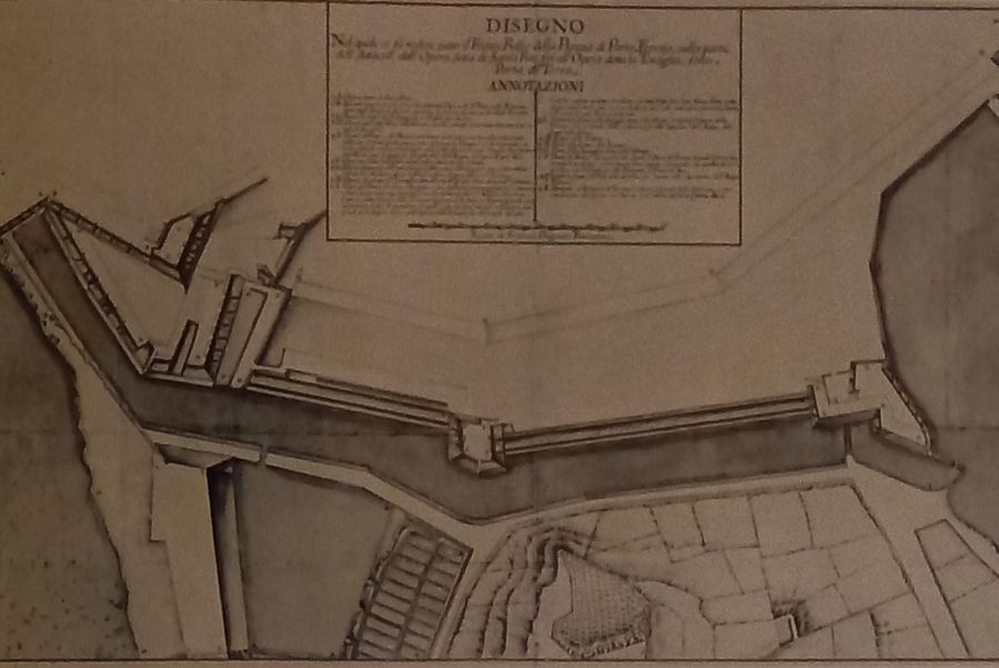 Disegno nel quale si fa vedere tutto il Fronte Basso della Piazza di Porto Ferrajo