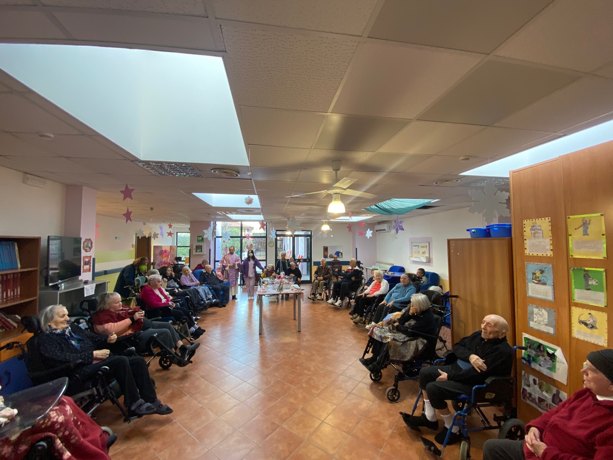 Celebrazione Natalizia per i residenti della casa per gli anziani   Casa del Duca