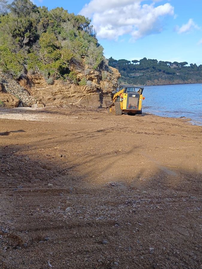 Spiaggia di Ferrato manutenzione