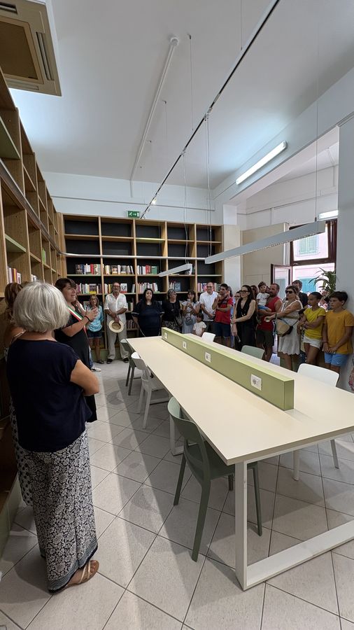 biblioteca capolivei nuova (4)