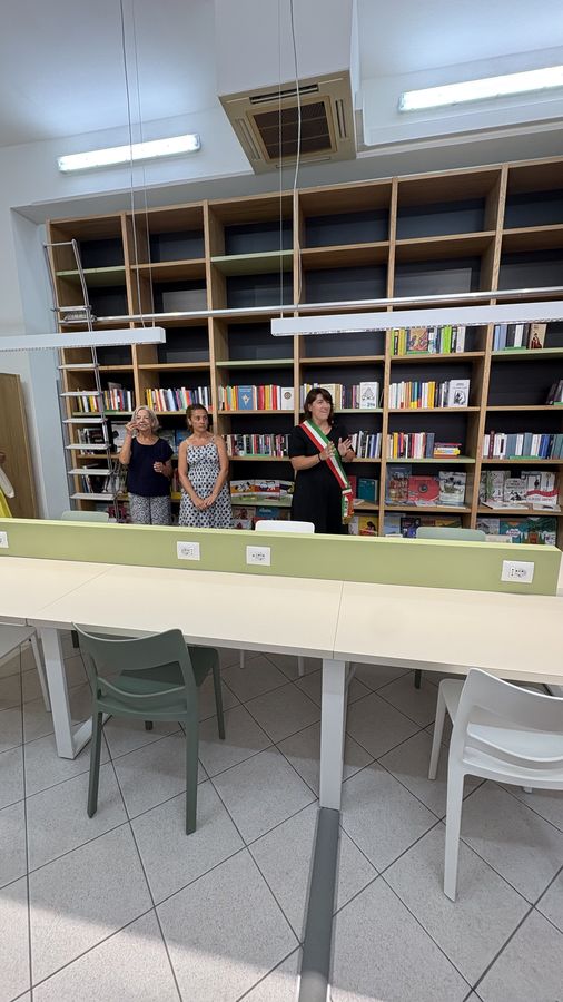 biblioteca capolivei nuova (5)