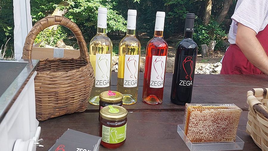 Az Agricola Zega miele miele castagno e vino