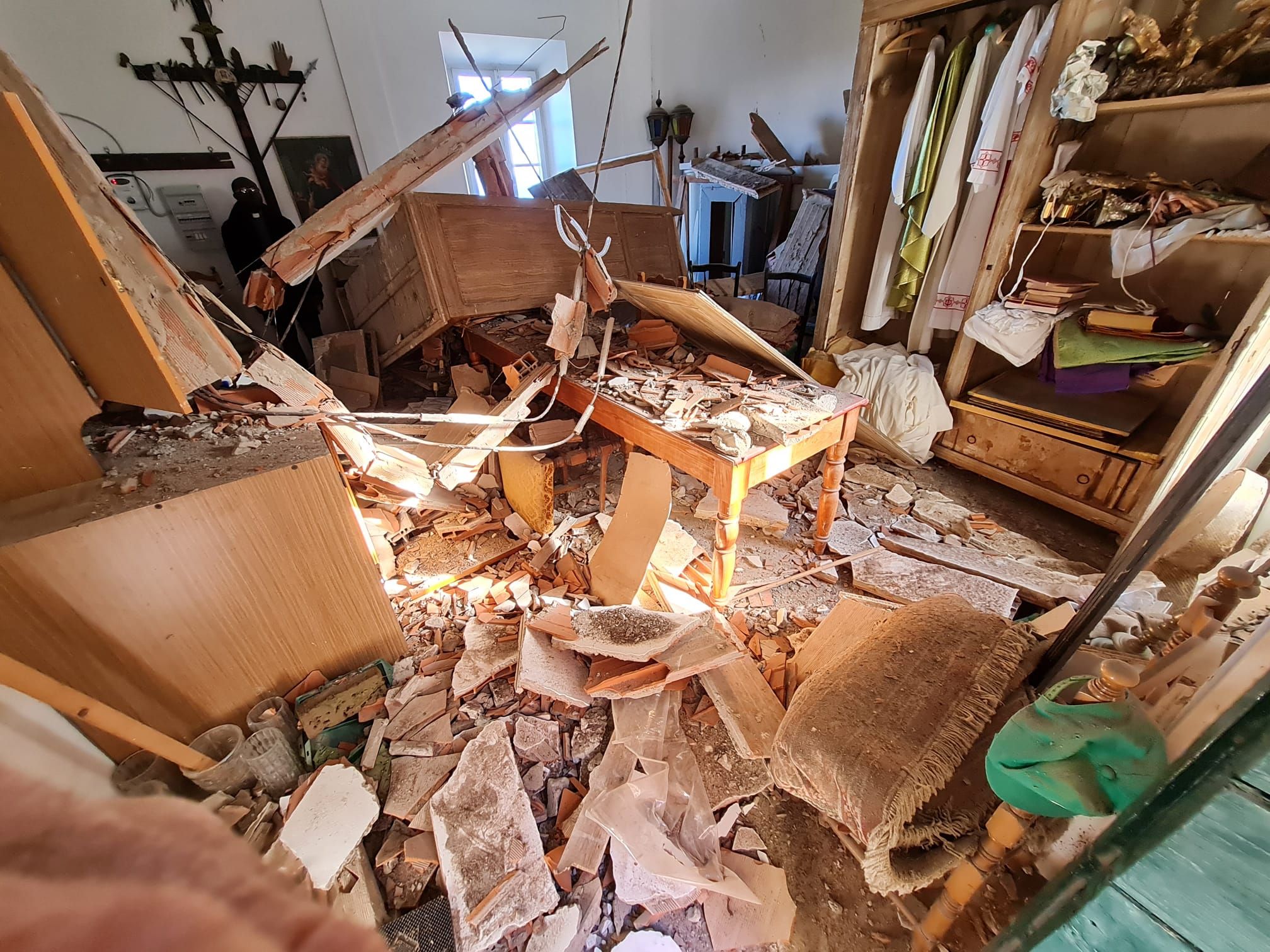 crollo tetto san defendente 2