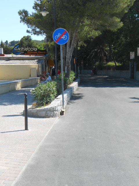 9 fine inesistente pista ciclabile