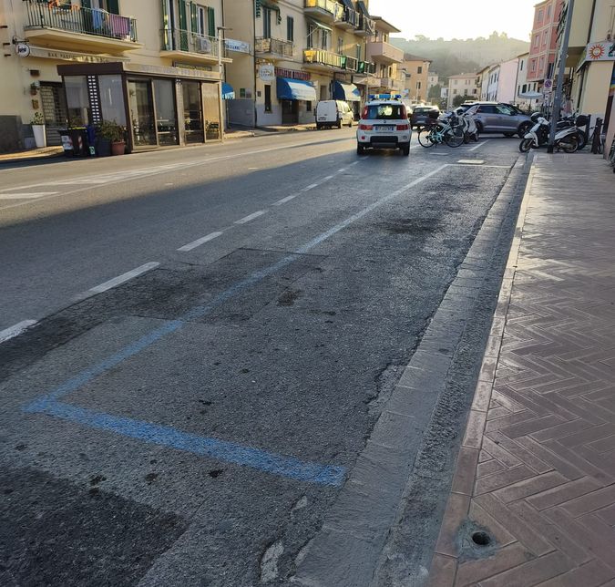 foto parcheggio via carducci
