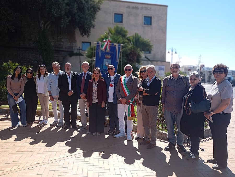 inaugurazione panchina bianca (11) ok