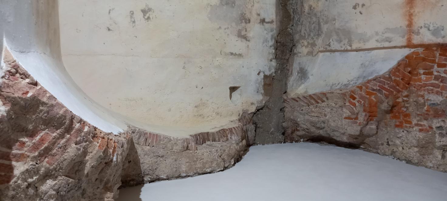 Torre della Linguella. Piano terra .Interno 8