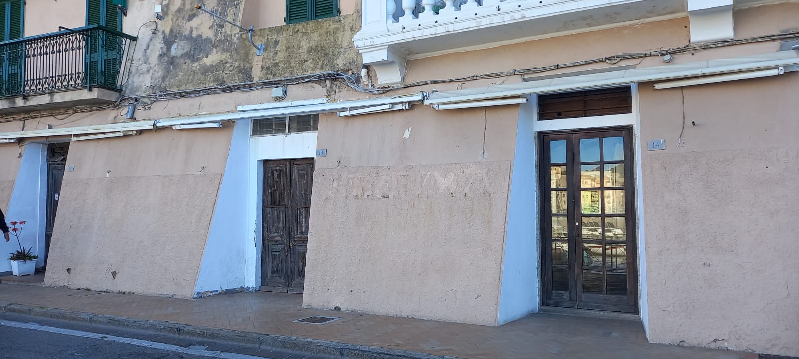 locali sfitti calata (2)