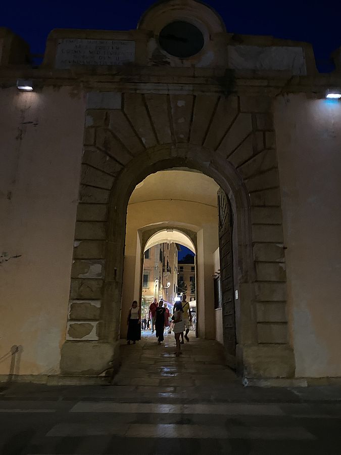 porta a mare buia