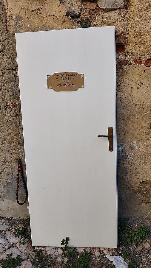 porta abbandonata (1)