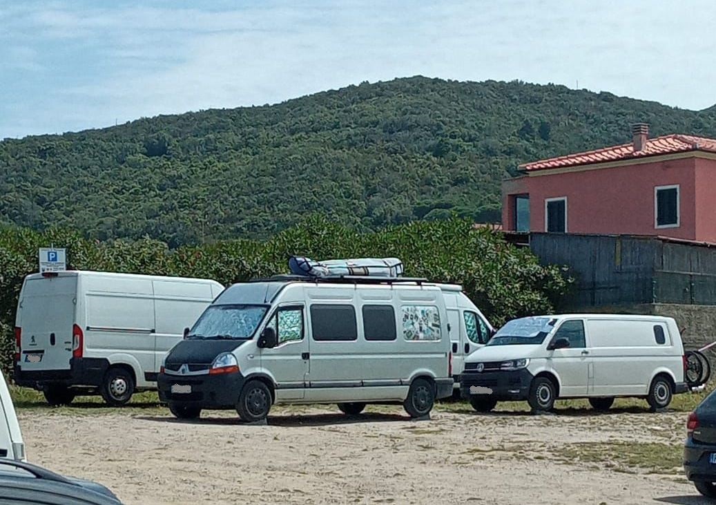 camper parcheggio campo all aia 1