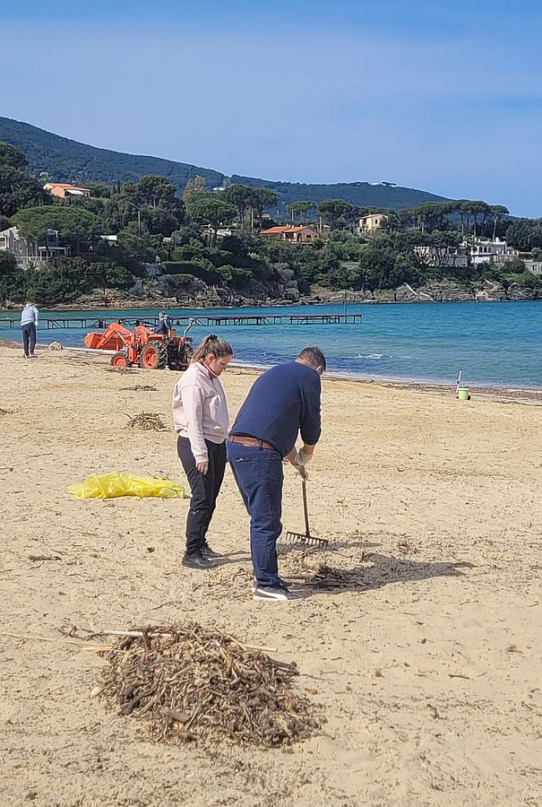 pulizia spiaggia procchio 2026 (1)