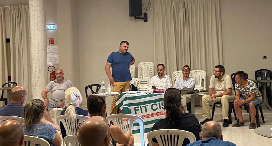 fit cisl con lavoratori esa (2)