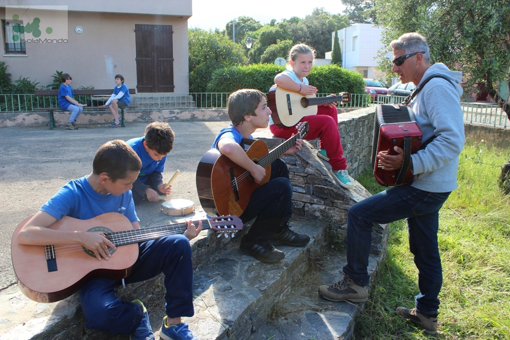 007 isolamondo - a scuola di musica