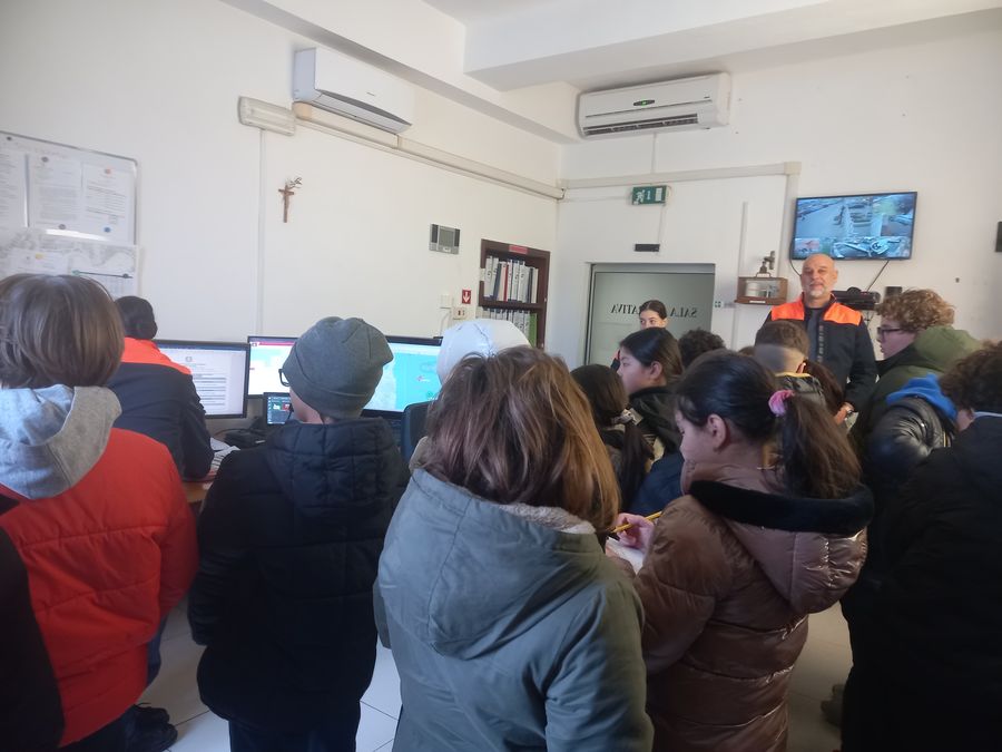 studenti capitaneria (2)