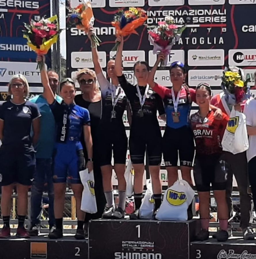 Gioia Costa podio Esanatoglia