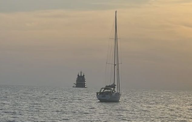 megayacht Luminance 2