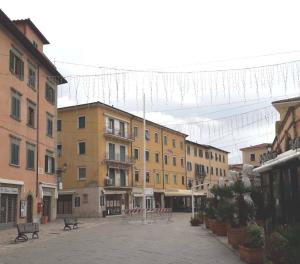 Bene Comune: Il centro storico di Portoferraio sta morendo, troppe le saracinesche abbassate