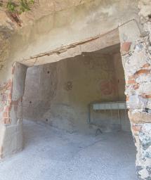 Pericolo di caduta di calcinacci nel sottopassaggio per la Spiaggia delle Viste