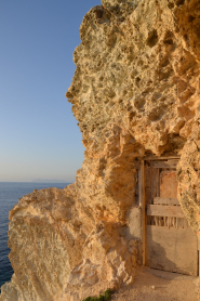 "Porte e portoni" - la Foto della Settimana è di Mariella Scotto di Santolo