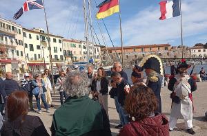 Passeggiata nei luoghi napoleonici: successo per la terza giornata dedicata all'Imperatore a Portoferraio