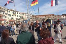 Passeggiata nei luoghi napoleonici: successo per la terza giornata dedicata all'Imperatore a Portoferraio