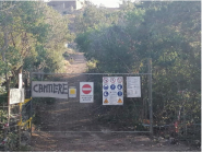 Filo spinato e recinzioni per impedire l'accesso a Capo Poro e Galenzana