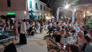 Un successo inaspettato a Procchio per l'"Aperitivo con delitto"
