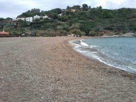 Porto Azzurro: il Sindaco ordina la chiusura di spiagge e parchi