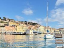 Un anno in mare per gli studenti del Cerboni: vela, sicurezza e cultura marinara