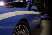 Aggredisce due poliziotti che gli contestavano un parcheggio pericoloso