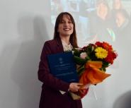 Silvia Grazzini ha conseguito la specializzazione in Reumatologia